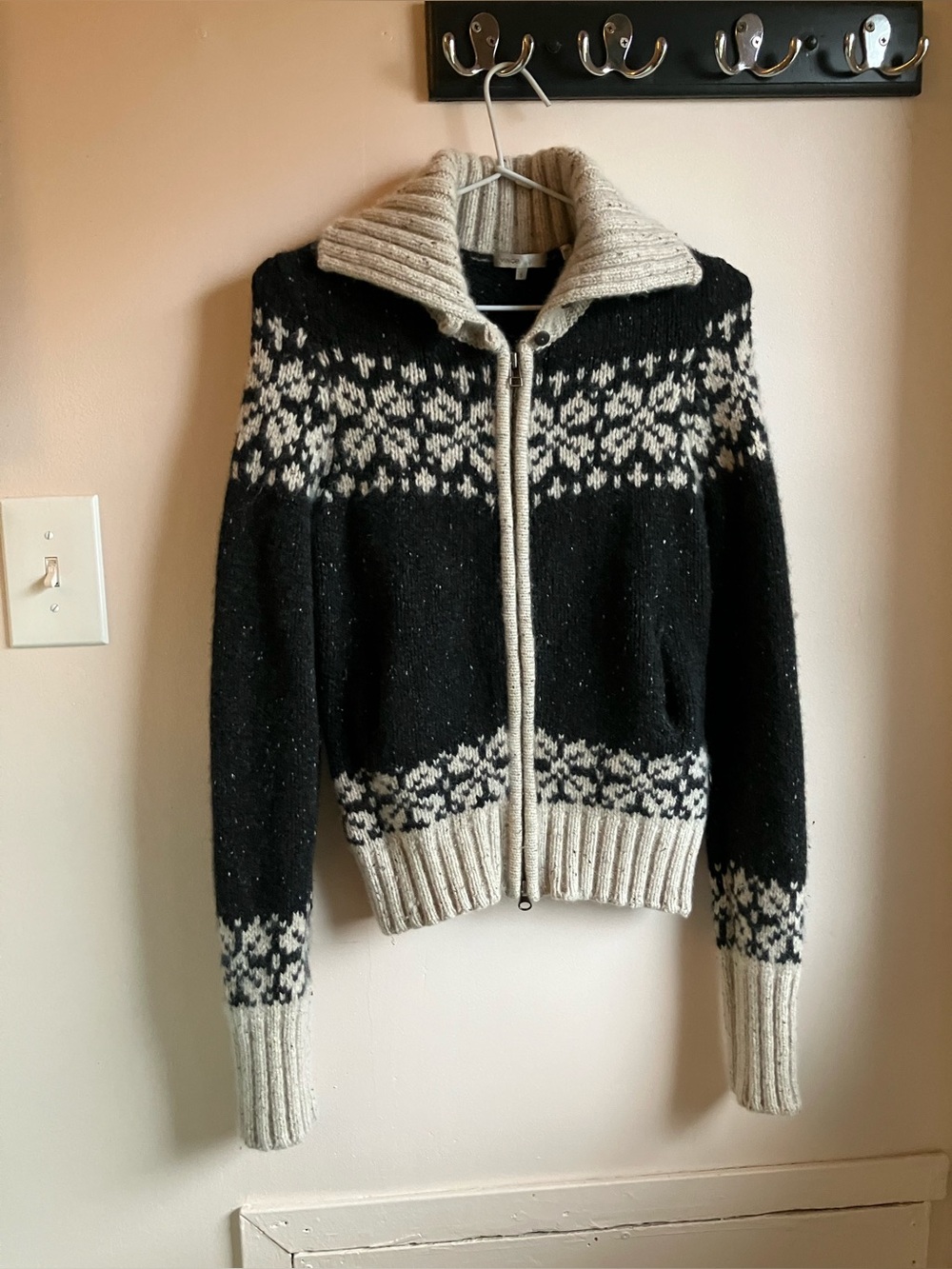 Vince - Women’s Dark Gray and Cream Nordic Zip-Up Cashmere Sweater